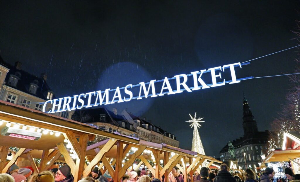 Højbro Square Christmas Market in the rain