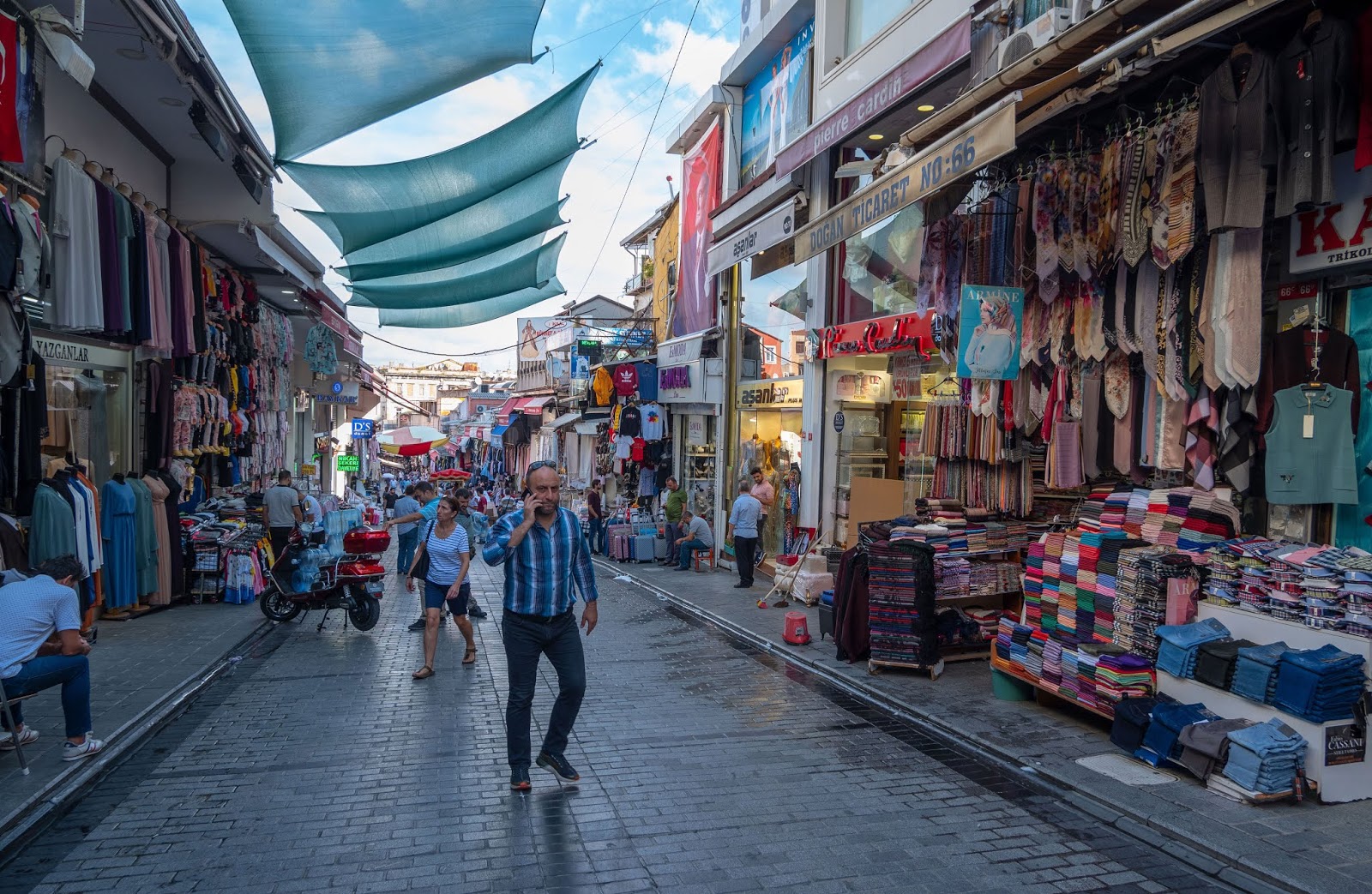 Strolling through a market in Istanbul, Turkey