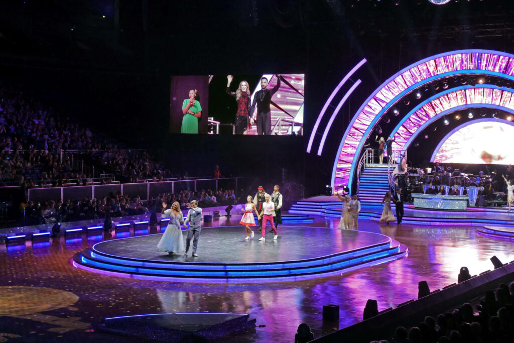 strictly live tour o2