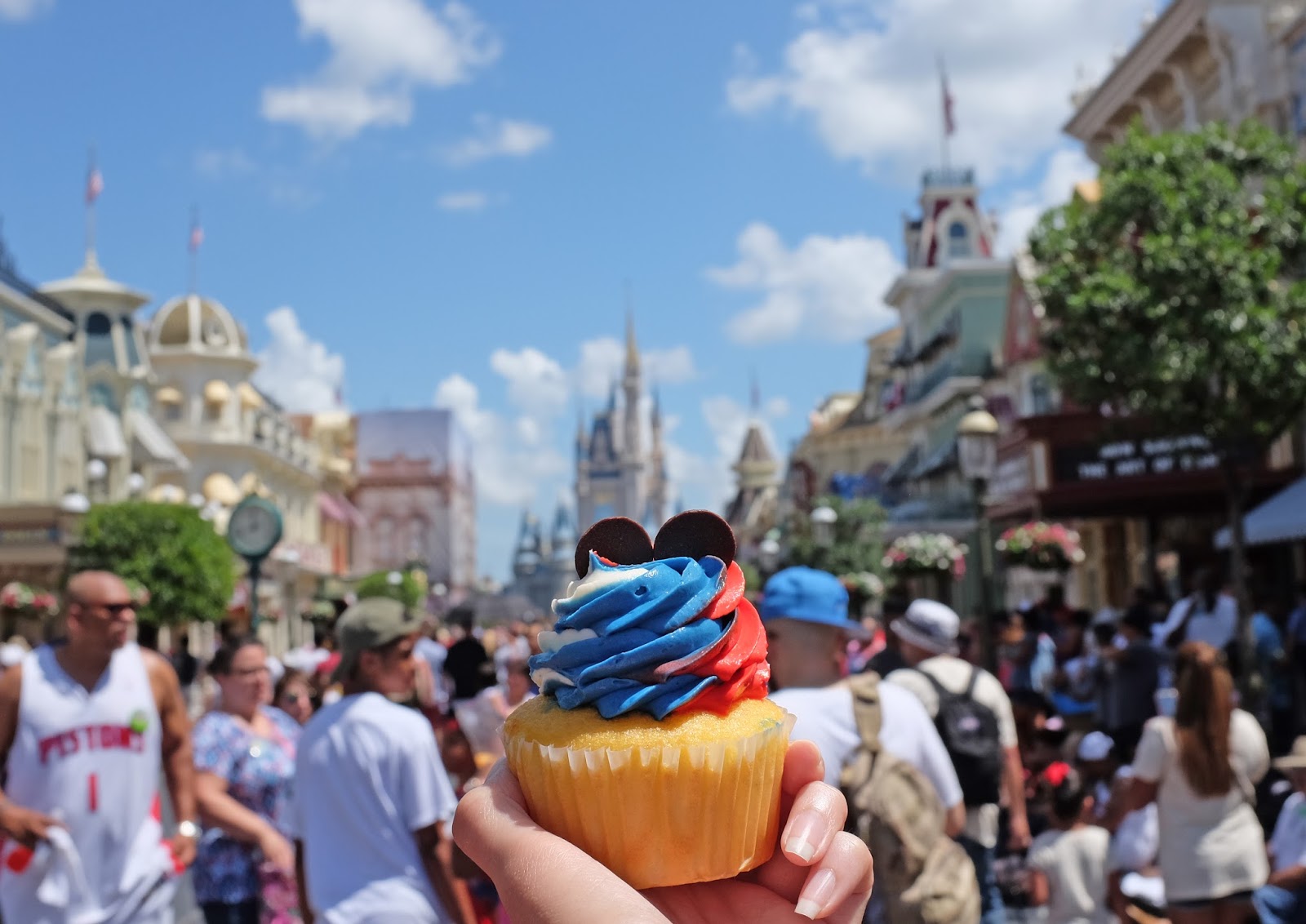 Independence Day cupcake at Magic Kingdom, Walt Disney World