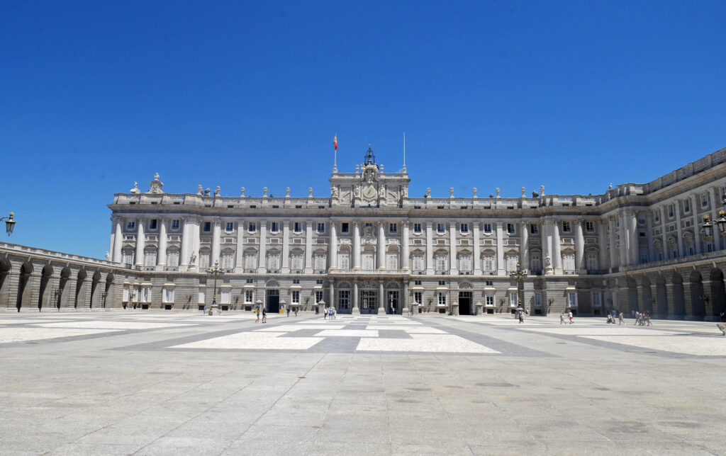 The Royal Palace in Madrid, Sprain