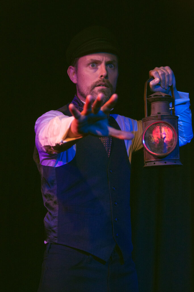 The Signalman production photo | © Elee Nova